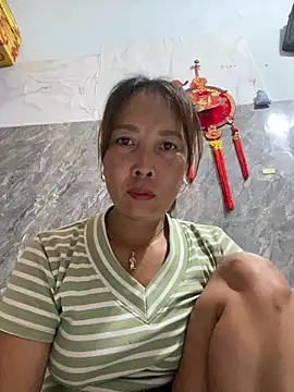 Snapshot of Linaannn chatting on July 28, 2026, 10:53 pm Linaannn online show from July 28, 2026, 10:53 pm