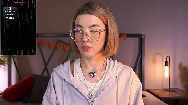 LindaThacker online show from March 6, 2025, 8:19 am