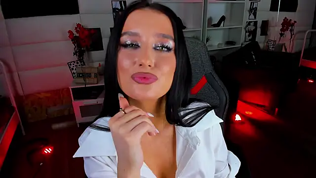 Snapshot of OmeliaDior chatting on January 28, 2025, 10:23 pm OmeliaDior online show from January 28, 2025, 10:23 pm