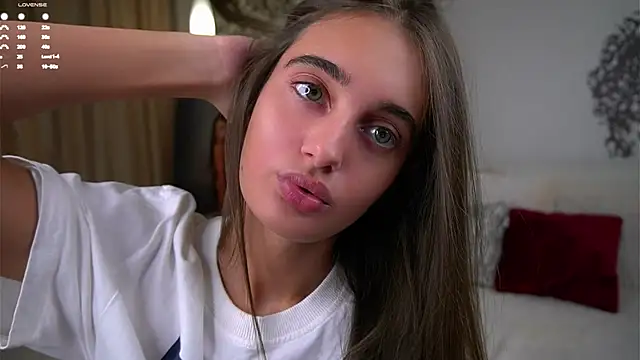 Snapshot of PiquingOgalala chatting on October 5, 2025, 1:15 am PiquingOgalala online show from October 5, 2025, 1:15 am