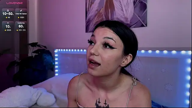 Veronica leal online show from July 18, 2026, 9:35 am
