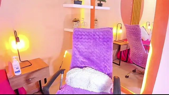 Hanah Greey online show from February 25, 2025, 4:10 pm