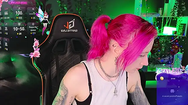  HelenCarter online show from January 6, 2025, 8:39 pm