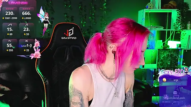  HelenCarter online show from January 14, 2025, 8:37 pm