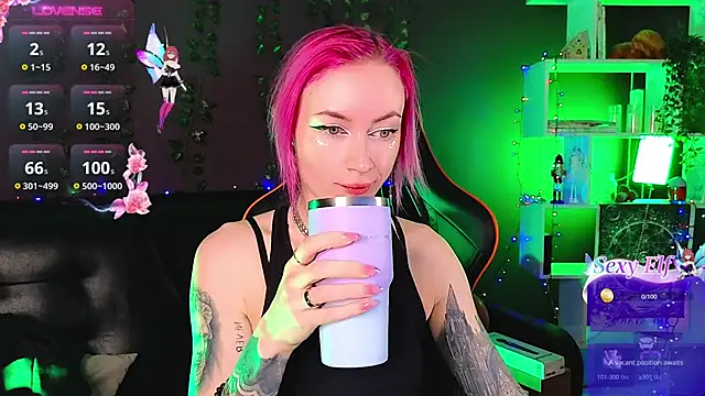  HelenCarter online show from January 21, 2025, 8:32 pm