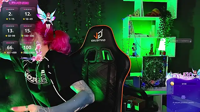  HelenCarter online show from January 27, 2025, 8:39 pm