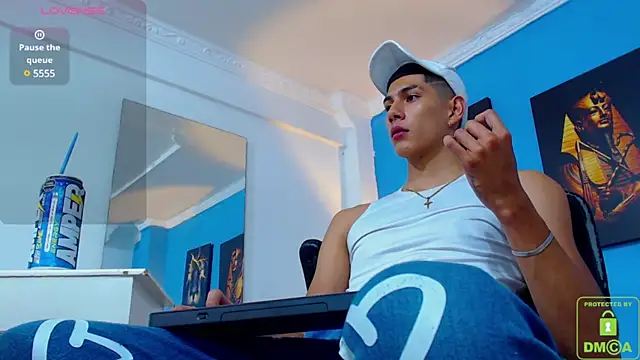 Snapshot of Valerio_20 chatting on December 30, 2024, 6:38 pm Valerio 20 online show from December 30, 2024, 6:38 pm