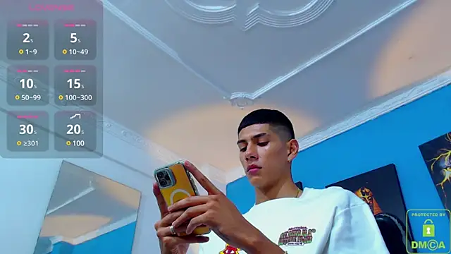 Snapshot of Valerio_20 chatting on January 8, 2025, 8:18 pm Valerio 20 online show from January 8, 2025, 8:18 pm