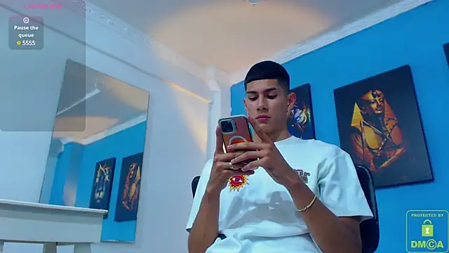 Snapshot of Valerio_20 chatting on January 28, 2025, 8:15 pm Valerio 20 online show from January 28, 2025, 8:15 pm