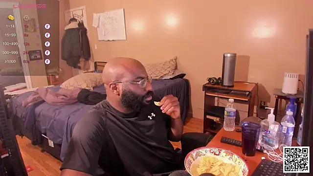 Snapshot of MrChuckDailyXXX chatting on December 7, 2024, 11:45 pm MrChuckDailyXXX online show from December 7, 2024, 11:45 pm