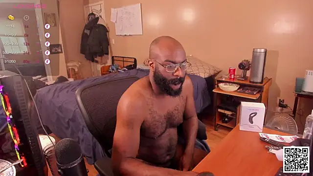 Snapshot of MrChuckDailyXXX chatting on December 10, 2024, 7:11 pm MrChuckDailyXXX online show from December 10, 2024, 7:11 pm