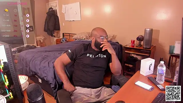 Snapshot of MrChuckDailyXXX chatting on December 11, 2024, 5:10 am MrChuckDailyXXX online show from December 11, 2024, 5:10 am