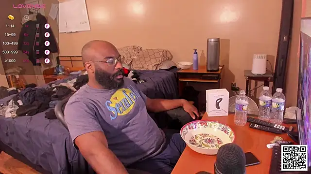 Snapshot of MrChuckDailyXXX chatting on December 12, 2024, 11:25 pm MrChuckDailyXXX online show from December 12, 2024, 11:25 pm