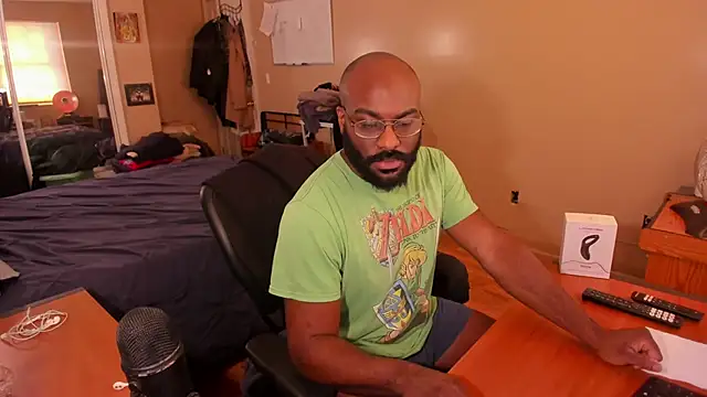 Snapshot of MrChuckDailyXXX chatting on December 22, 2024, 12:49 pm MrChuckDailyXXX online show from December 22, 2024, 12:49 pm