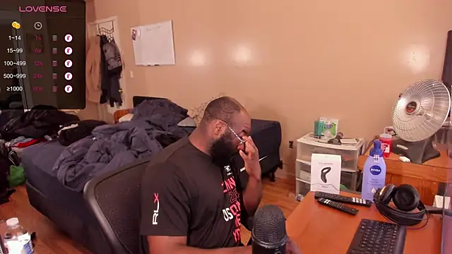 Snapshot of MrChuckDailyXXX chatting on March 20, 2025, 1:48 pm MrChuckDailyXXX online show from March 20, 2025, 1:48 pm