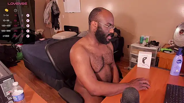 Snapshot of MrChuckDailyXXX chatting on March 21, 2025, 4:39 am MrChuckDailyXXX online show from March 21, 2025, 4:39 am