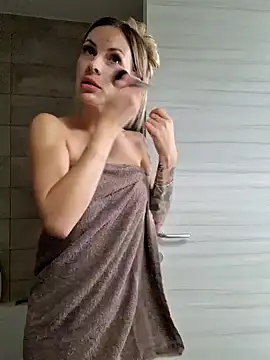 EileX official online show from January 18, 2025, 9:13 am