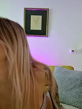 EileX official online show from February 18, 2025, 7:10 am