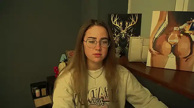 Snapshot of luxie_milady chatting on January 6, 2025, 9:41 am luxie milady online show from January 6, 2025, 9:41 am