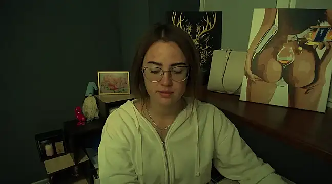 Snapshot of luxie_milady chatting on January 13, 2025, 1:28 pm luxie milady online show from January 13, 2025, 1:28 pm