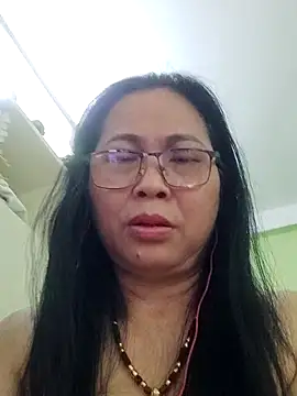 Snapshot of Hangem111 chatting on May 19, 2026, 6:09 am Hangem111 online show from May 19, 2026, 6:09 am