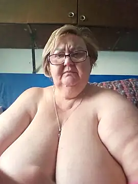 Snapshot of Awn290668 chatting on September 18, 2025, 3:47 pm Awn290668 online show from September 18, 2025, 3:47 pm