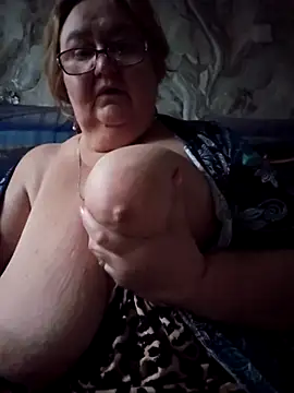 Snapshot of Awn290668 chatting on December 1, 2025, 6:40 am Awn290668 online show from December 1, 2025, 6:40 am