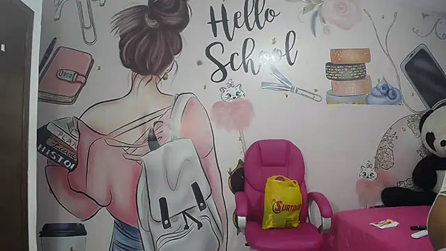 Snapshot of EMMA_SWEETT1 chatting on September 24, 2025, 12:30 pm EMMA SWEETT1 online show from September 24, 2025, 12:30 pm