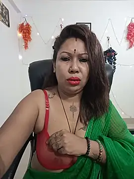 YOUR LOVELY-40 online show from July 8, 2026, 4:44 pm