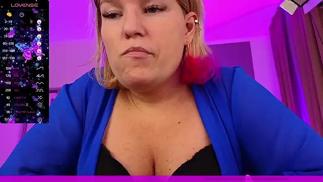 EVAshinyGIRL online show from January 31, 2025, 2:17 pm