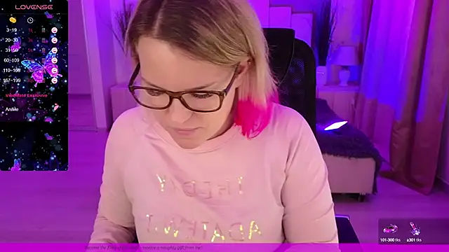 EVAshinyGIRL online show from February 7, 2025, 8:11 am