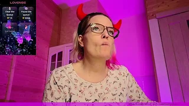 EVAshinyGIRL online show from March 9, 2025, 7:48 pm