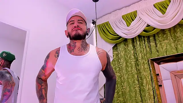 dilan scootk  online show from December 3, 2025, 7:34 pm