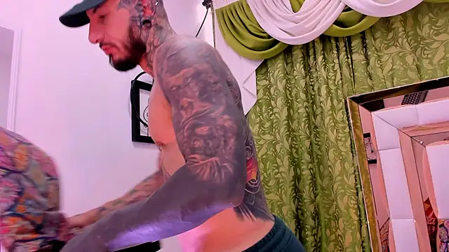 dilan scootk  online show from December 4, 2025, 7:33 pm