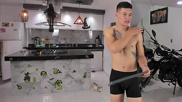 Snapshot of vicky_wendy_hot_sexx chatting on October 16, 2025, 5:19 am vicky wendy hot sexx online show from October 16, 2025, 5:19 am