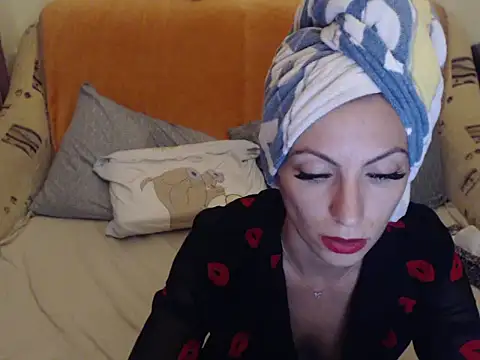 Emmatoo online show from September 20, 2025, 10:00 pm