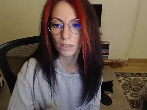 Emmatoo online show from October 6, 2025, 5:10 pm