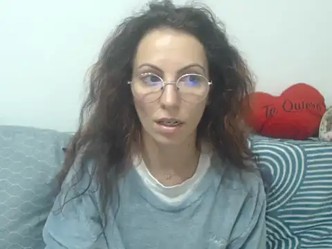Emmatoo online show from April 28, 2026, 12:53 am