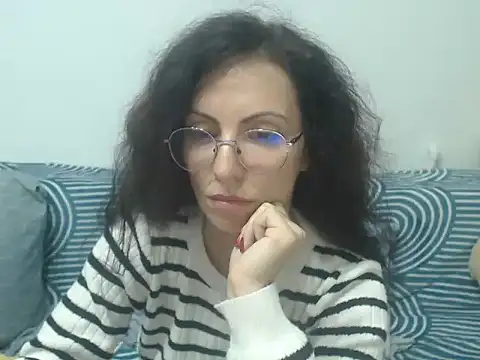 Emmatoo online show from April 30, 2026, 8:57 pm