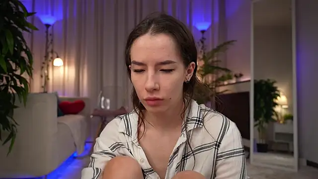 Amely Young online show from June 20, 2026, 2:36 am