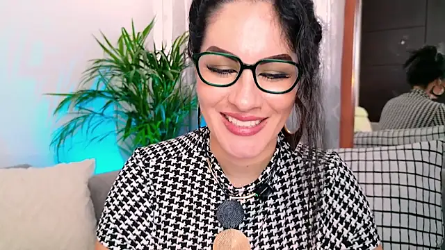 Snapshot of Pamela_Rosal chatting on May 11, 2026, 4:04 pm Pamela Rosal online show from May 11, 2026, 4:04 pm