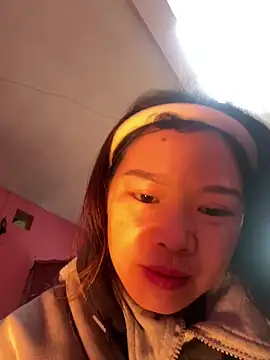 Snapshot of Hellen_111 chatting on December 23, 2024, 6:11 am Hellen 111 online show from December 23, 2024, 6:11 am