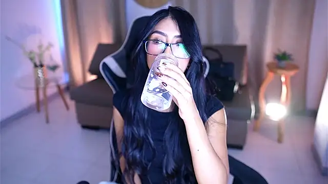 Sara albrecht online show from March 6, 2025, 4:17 pm