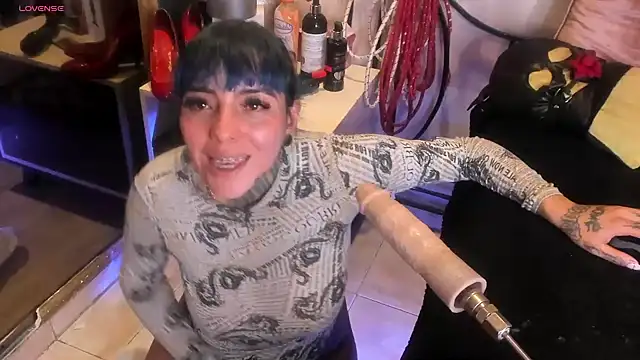 luxifer 666  online show from February 11, 2025, 1:52 am