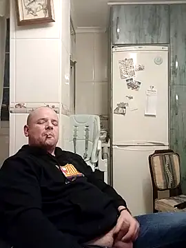 lobito1997 online show from February 19, 2026, 7:15 am