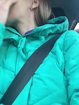 KateRedgar online show from March 7, 2025, 1:40 pm