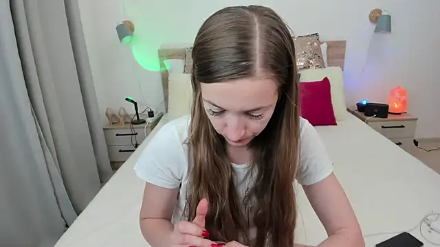 KateRedgar online show from October 23, 2025, 3:00 pm