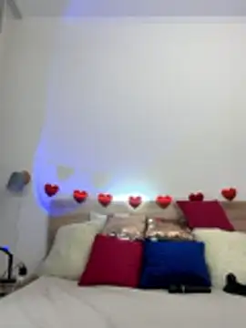 KateRedgar online show from February 15, 2026, 1:52 pm