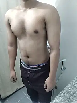 hottboy 39 online show from March 13, 2026, 2:07 am