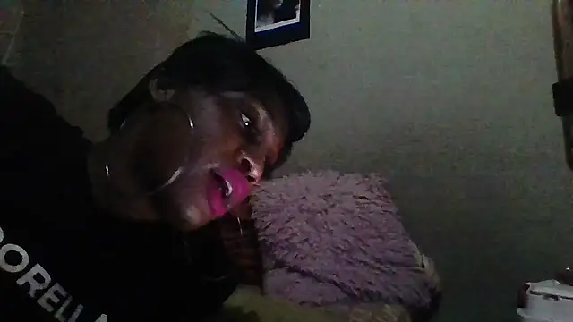 Snapshot of Moorella1 chatting on October 8, 2025, 8:28 pm Moorella1 online show from October 8, 2025, 8:28 pm